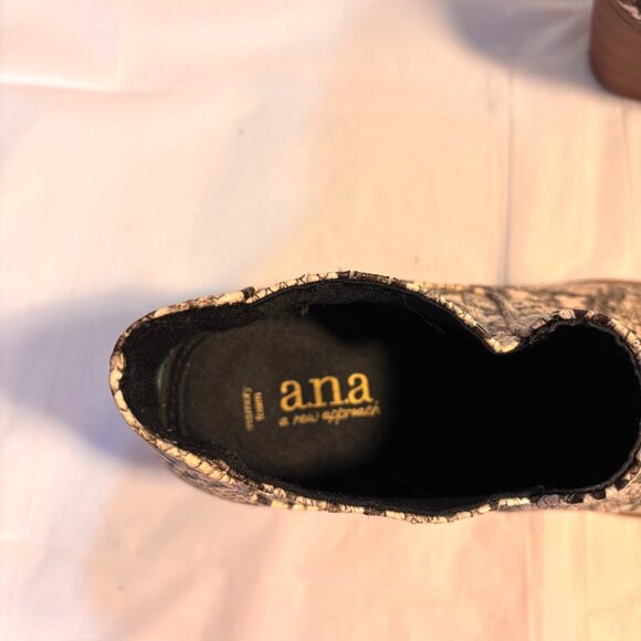 a.n.a. Diablo Snakeskin Print Ankle Booties Stacked Heel Women's 8M Western Chic - Picture 6 of 9